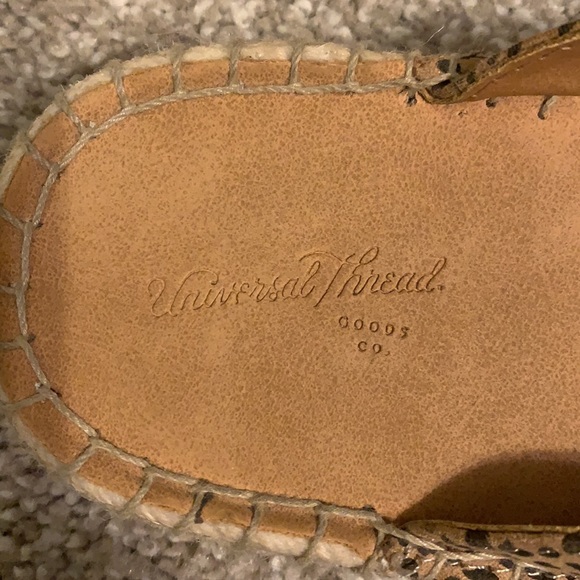 Slip on polka dot pattern shoes - Picture 2 of 4